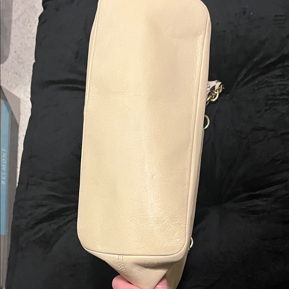 Coach Ivory Leather Shoulder Bag With hang tag, Fair condition - Picture 6 of 14